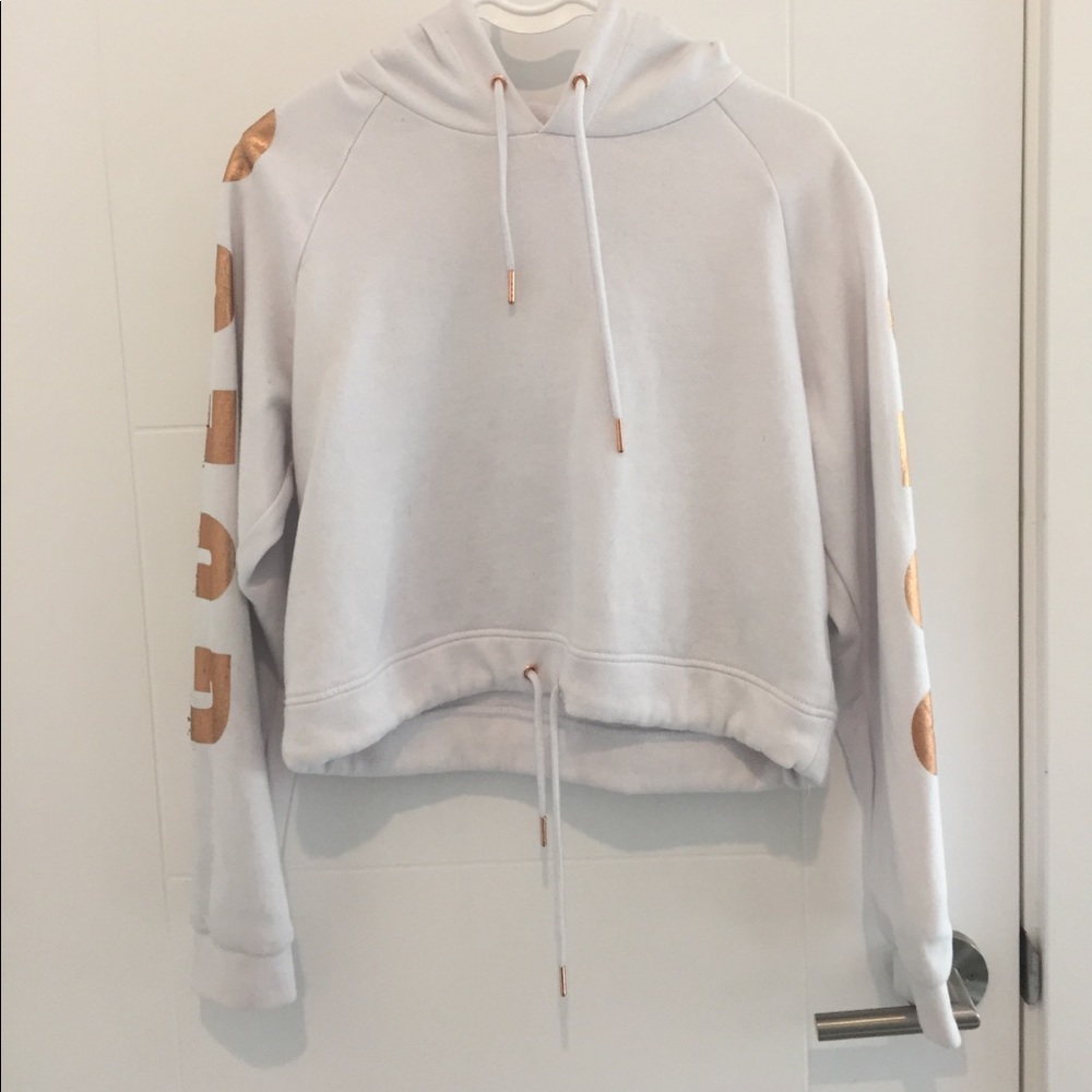 Cropped long sleeve sweat shirt, type shirt